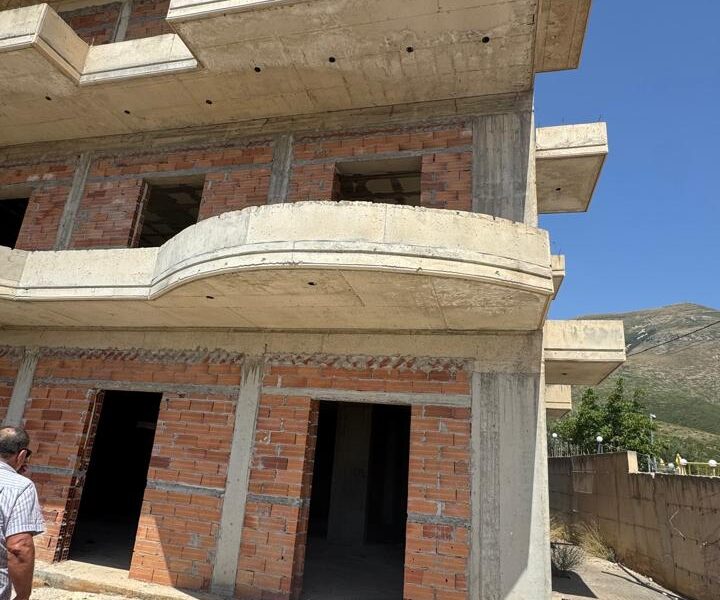 SHITET NDËRTESA NË RADHIMË,VLORË