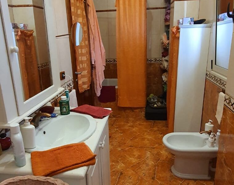 SHITET APARTAMENT PRANE SHKOLLES LEF SALLATA.VLORE