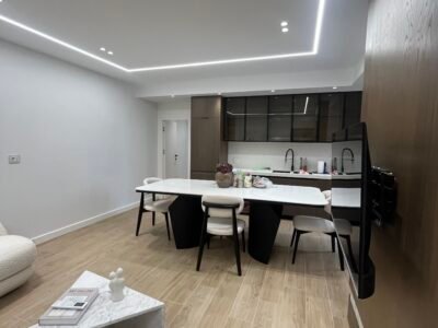 Shitet apartament🔥Tek shkolla e muzikes,Vlorë📍