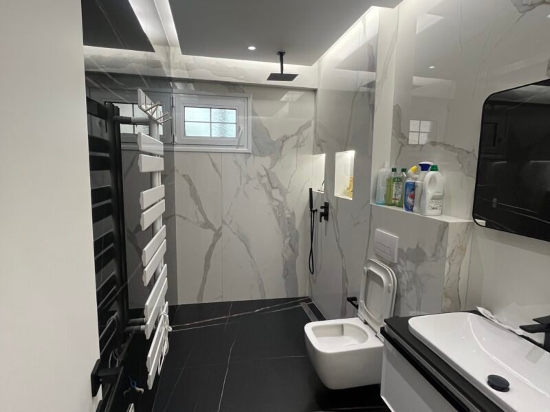 Shitet apartament🔥Tek shkolla e muzikes,Vlorë📍