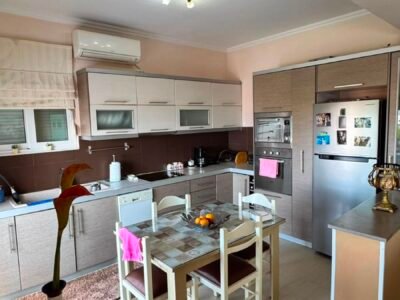 SHITET APARTAMENT🏠Rruga Gjergj.Arianiti,Sarandë📍