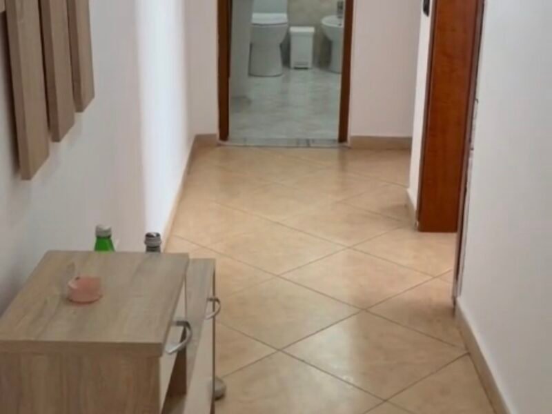 Shitet Apartament tek Mr.Greek,Vlore